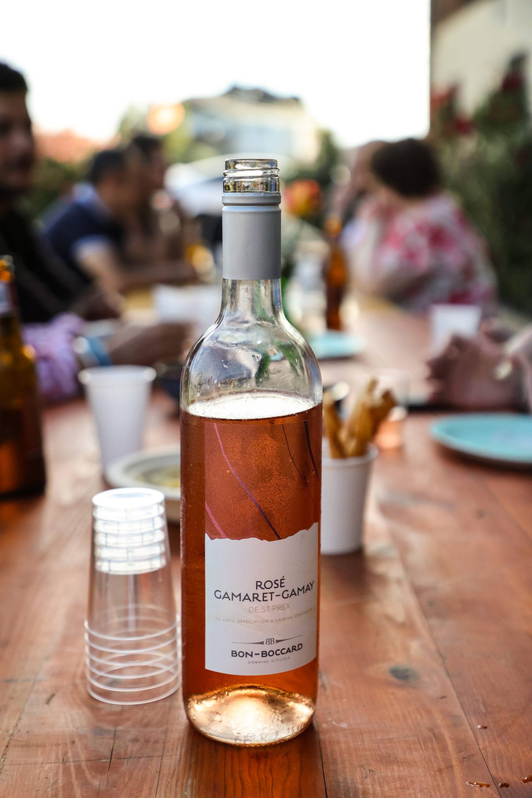 Image de bouteille rosé ouverte